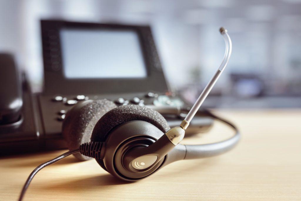 Customer Service-1-min