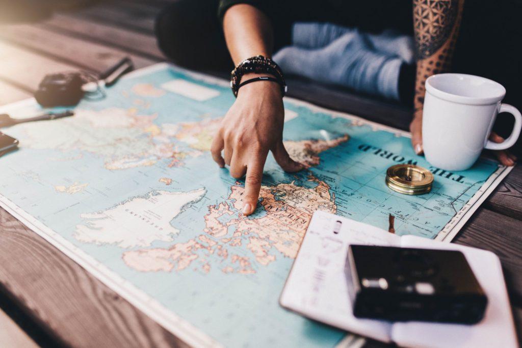 Travel-&-Tourism-min
