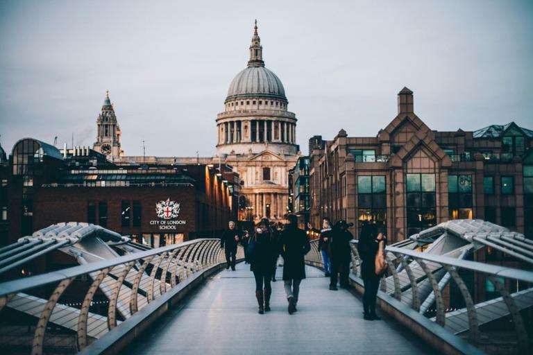 lavoro Londra stipendio